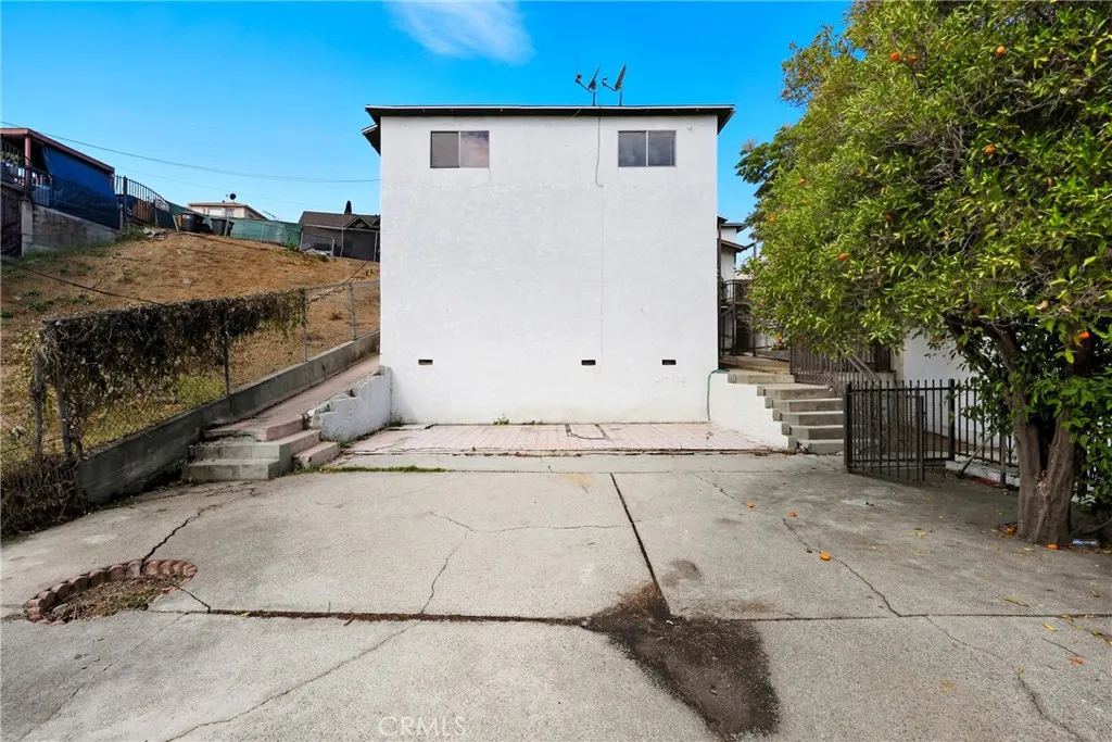 1140 N Ditman Ave, Other, California 90063 home-pic-38